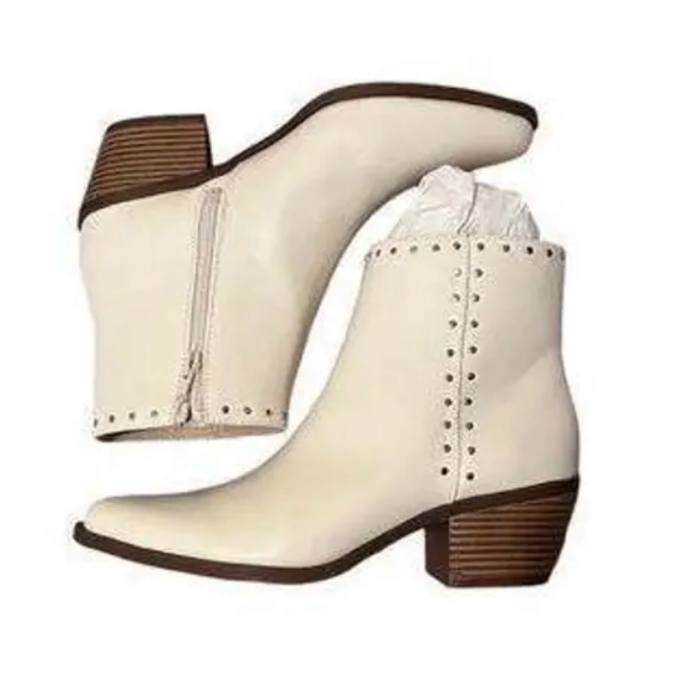 BP. Wylie studded ankle booties in white leather 7.5